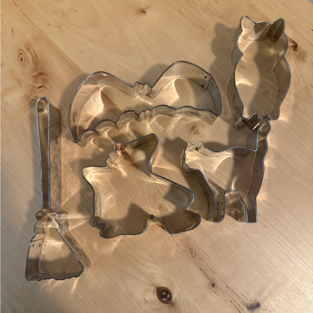 5 Halloween Metal Cookie Cutters VTG Bat Cat Owl Witch Broom